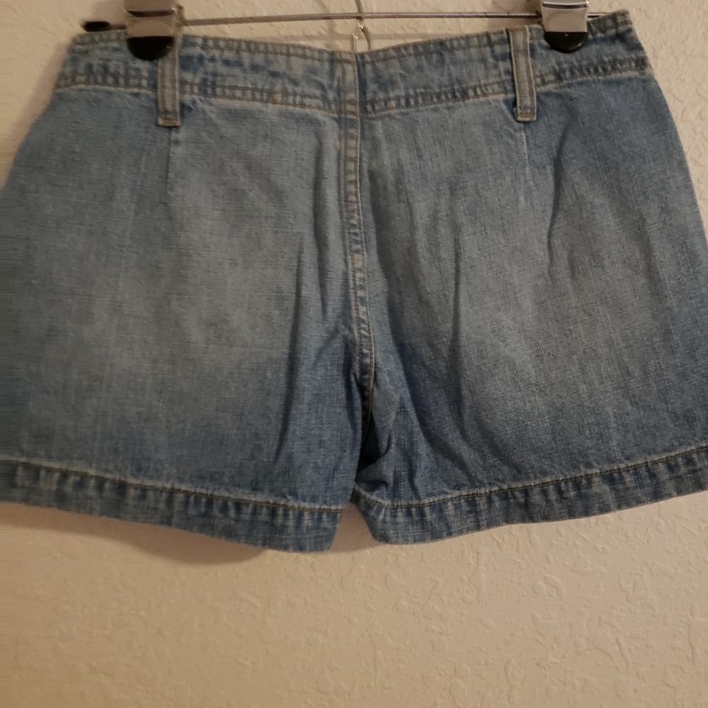 Shorts - Picture 2 of 2